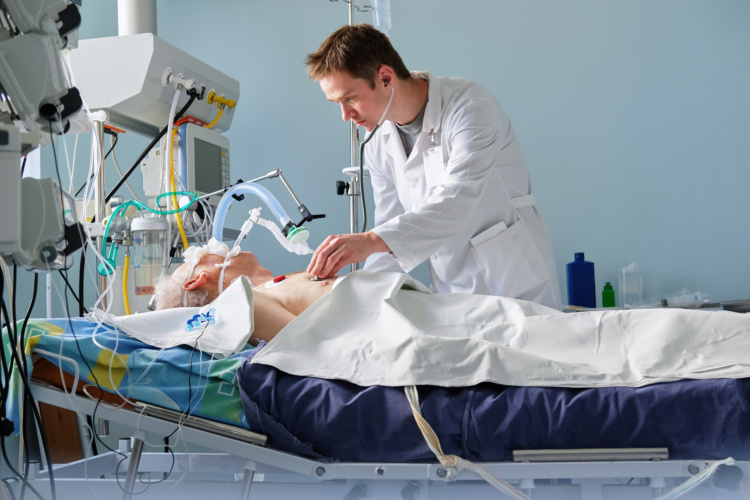 Government calls on manufacturers to help make NHS ventilators